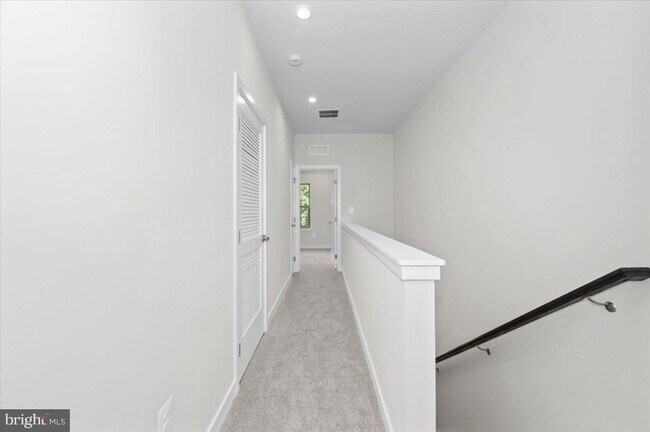 Building Photo - 19822 Habitat Ter