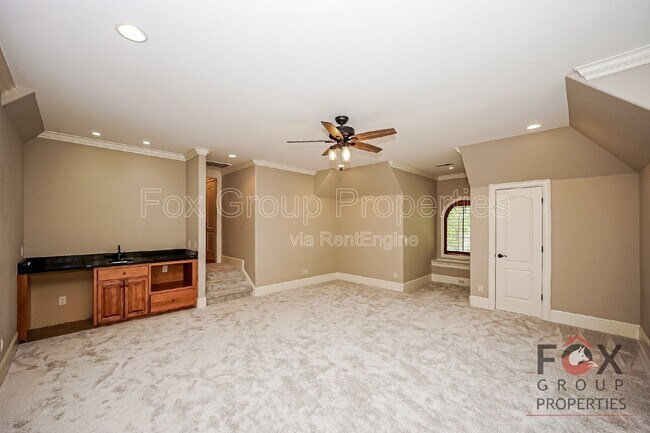 Building Photo - 143 Greenbay Rd