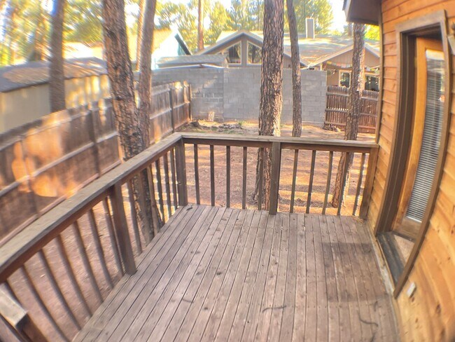 Building Photo - Single-Level 3 Bedroom Home in University Heights | Fenced Backyard + 2-Car Garage