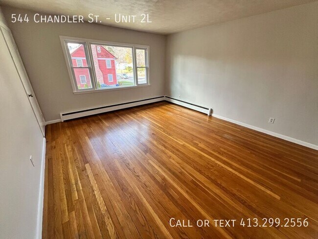 Building Photo - 544 Chandler St