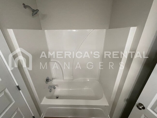 Building Photo - Home for Rent in Weaver, AL!!! Available to View Now!!!