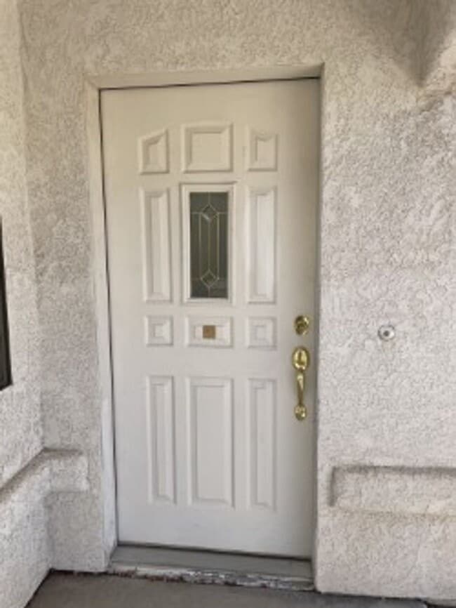 Building Photo - LAKE1335