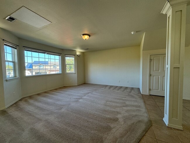 Building Photo - Spacious 3-Bedroom Duplex Located within C...