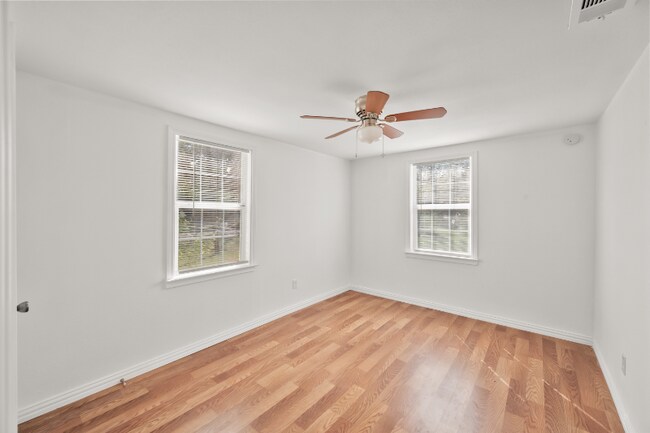 Building Photo - 502 Milam Ave