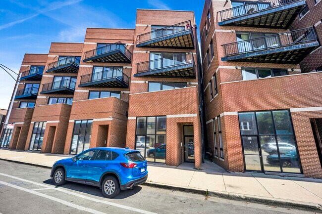 Building Photo - 3505 N Elston Ave