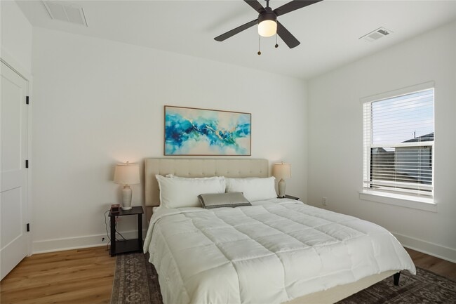 Building Photo - 8017 Cora St