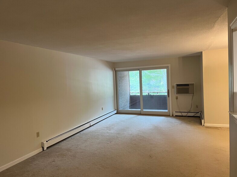 Building Photo - 60 Rambling Brook Ln