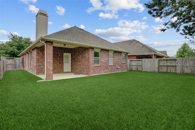 Building Photo - 606 Sabinal St