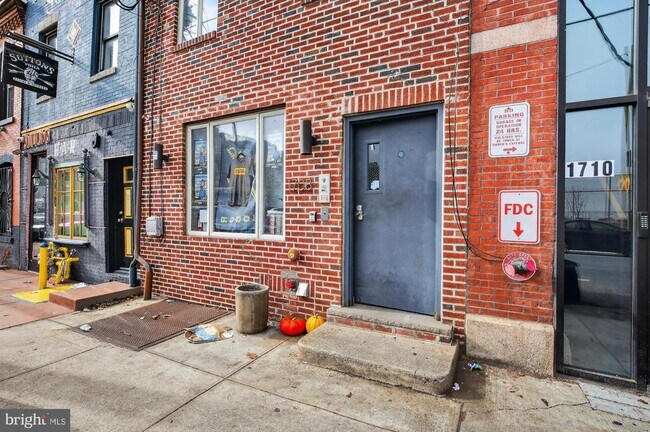 Building Photo - 1708 N 5th St