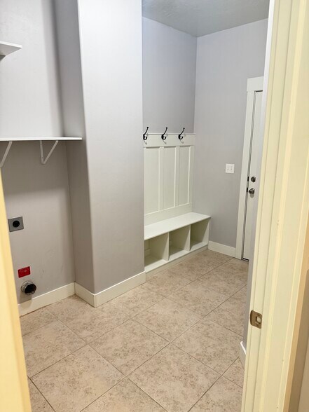 Building Photo - 158 S 140 E