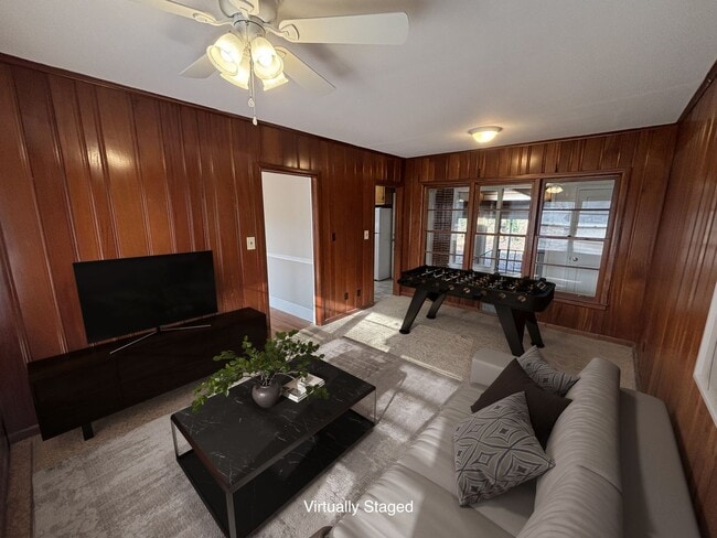 Building Photo - HUGE House near Athens Tech FOR RENT