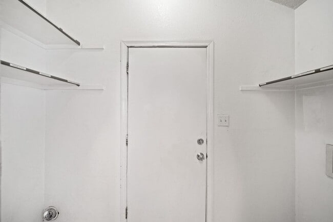 Building Photo - Adorable 2 bedroom, 2 bath home in East  El Paso!