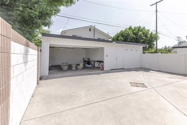 Building Photo - 7856 Paso Robles Ave