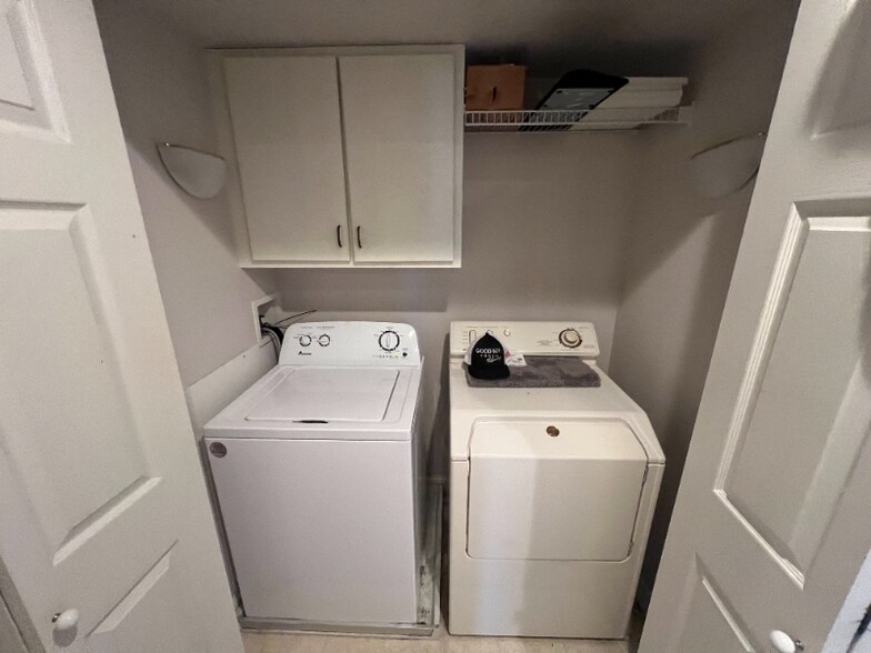 Building Photo - 810 Erie Ave