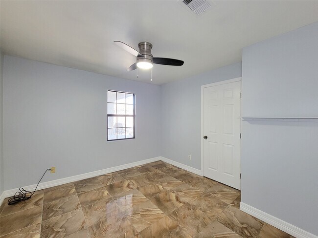 Building Photo - 12934 Ivydale Dr
