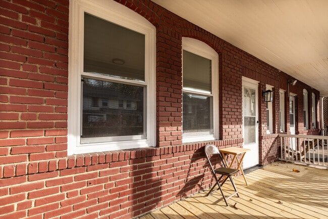 Building Photo - 400 East Ave