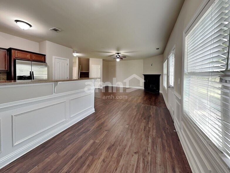 Building Photo - 5203 Catrina Way