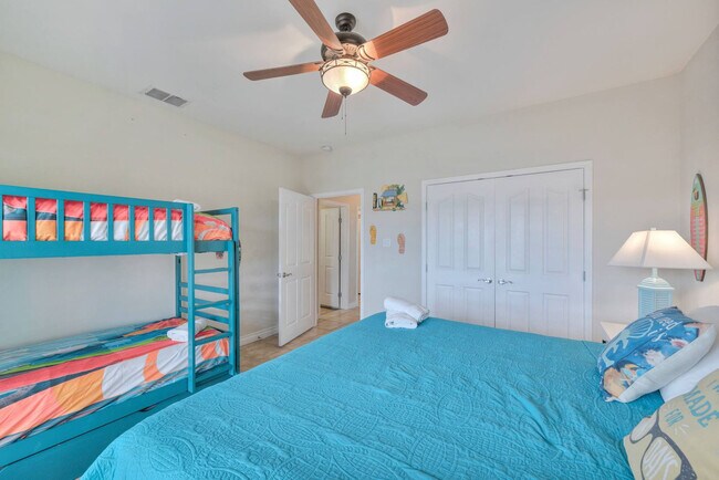 Building Photo - 660 Kara Dr