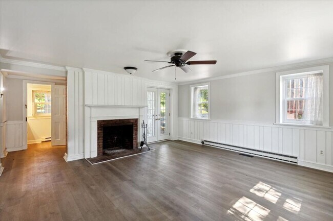Building Photo - 3 Bedroom / 2.5 Bath House Available Now in Harleysville