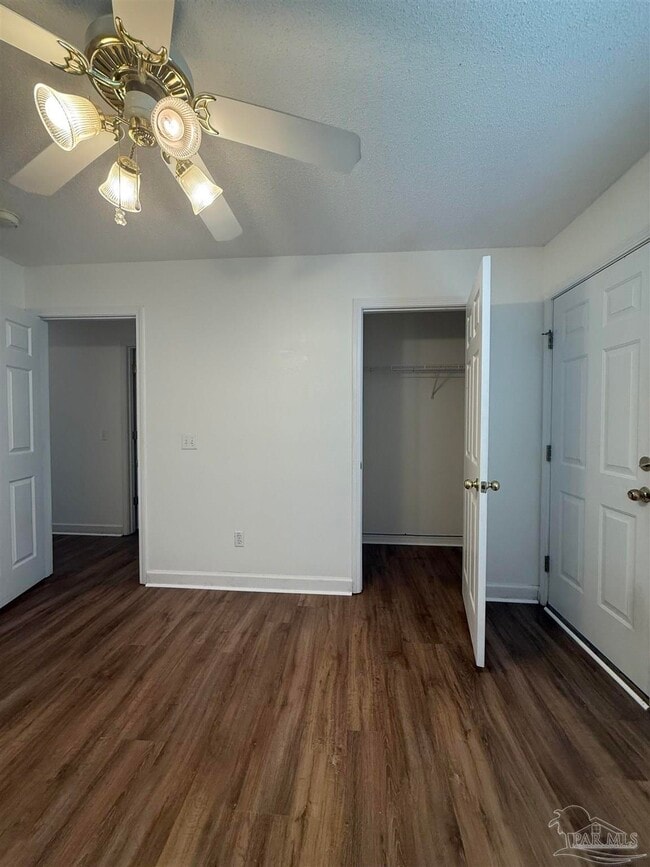 Building Photo - 6299 Cottage Woods Dr