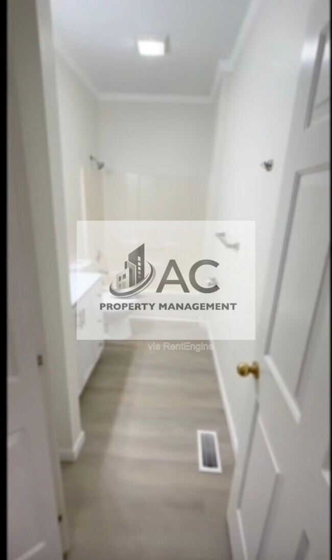 Building Photo - 50 Smith Lake Rd