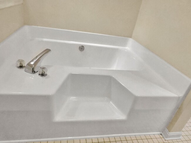 Building Photo - 48145 Mayflower Dr