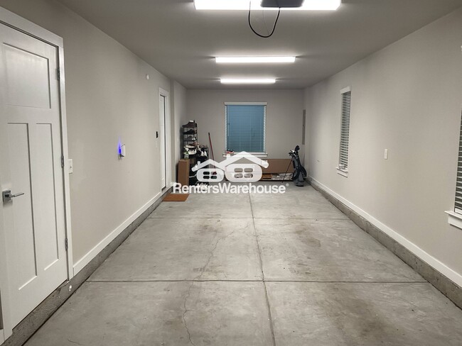 Building Photo - 1319 Millpark Ln