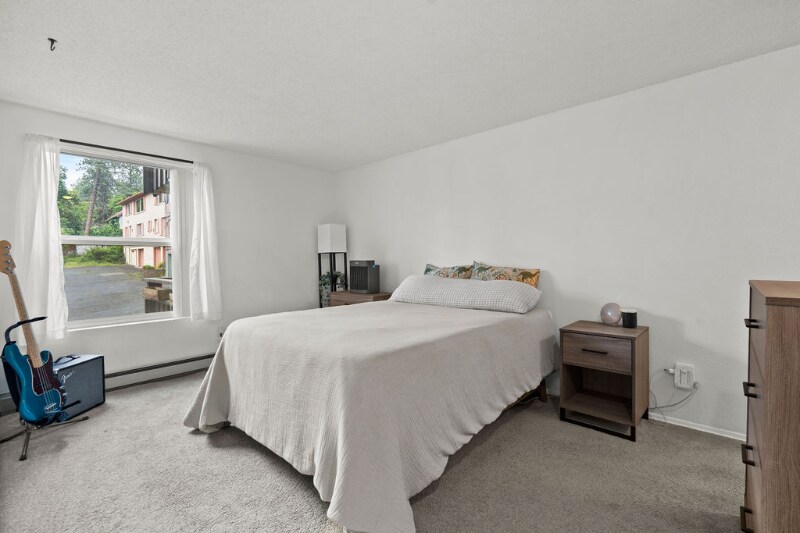 Building Photo - 844 W Cliff Dr