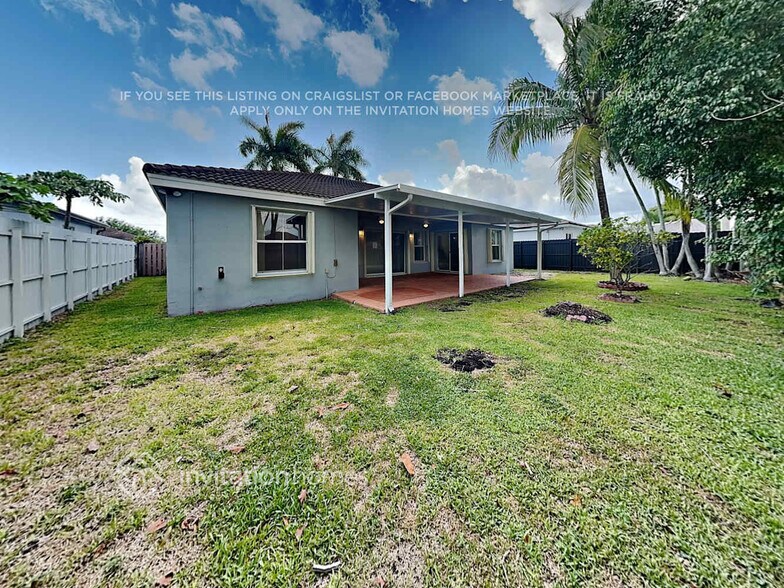 Building Photo - 14341 SW 160th Terrace