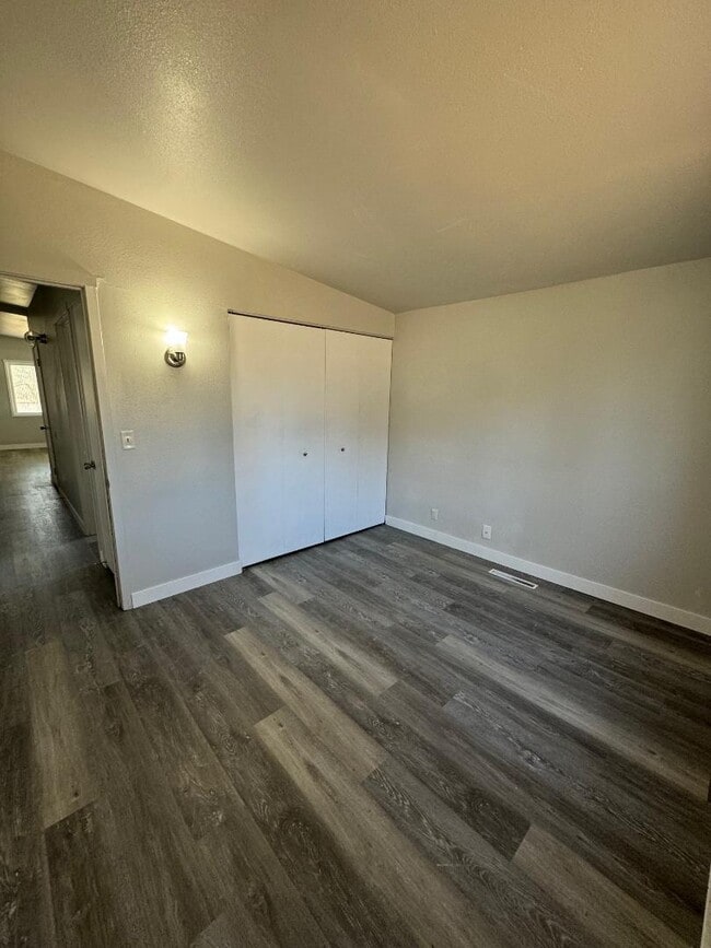 Building Photo - 647 Northborough Ln
