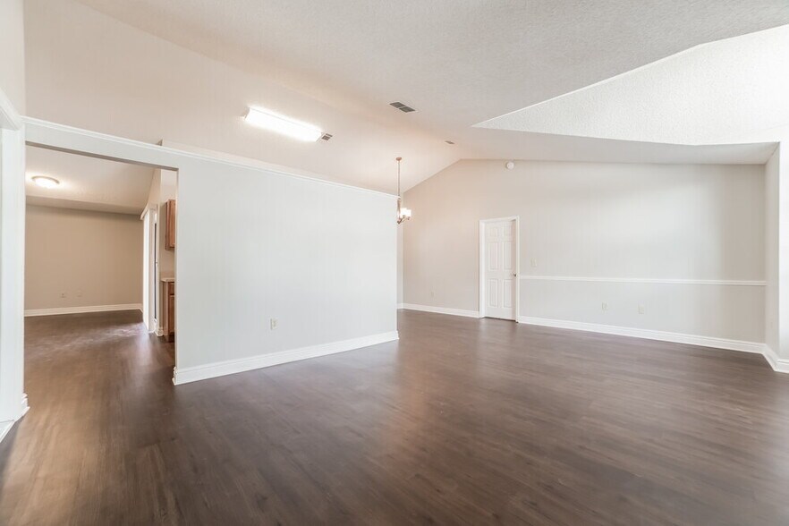 Building Photo - 2914 Vienna Ln