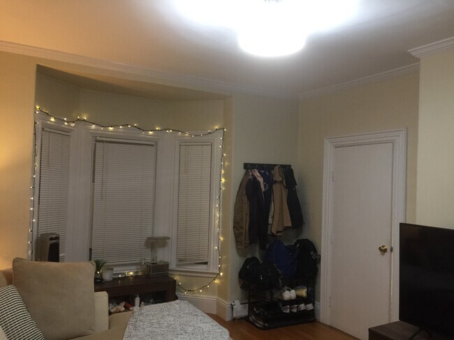 Living Room - 42 Newbury St