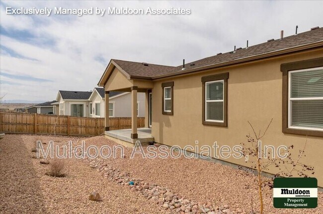 Building Photo - 2212 Sunrise Ln