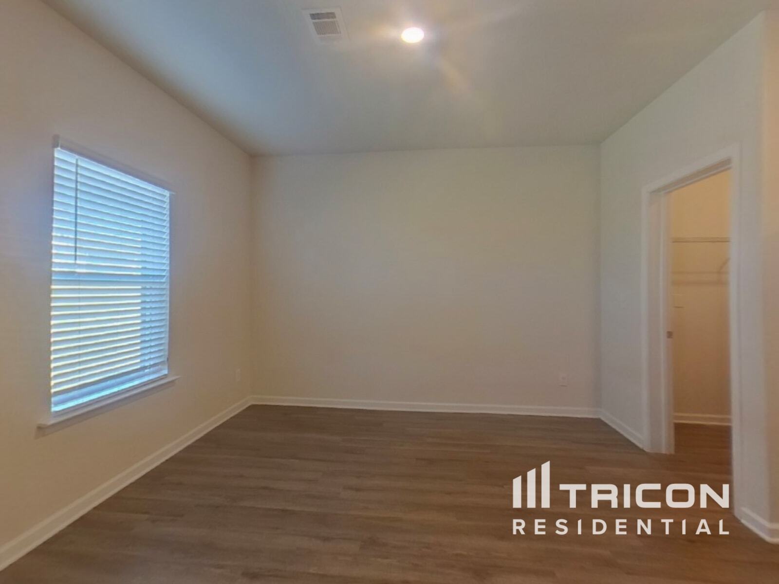 Building Photo - 823 Athens Ln