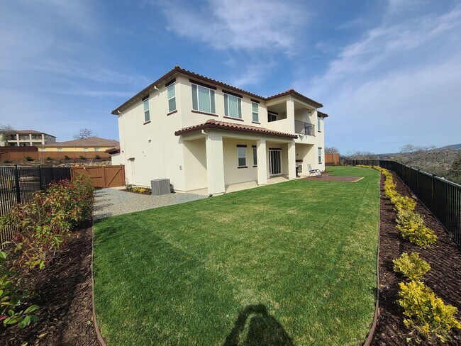 Building Photo - BEAUTIFUL BRAND NEW "NEXT-GEN" HOME W/ SOLAR & SIERRA VIEWS!!