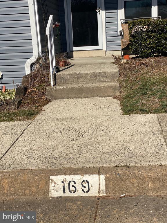 Building Photo - 5833 Orchard Hill Ct