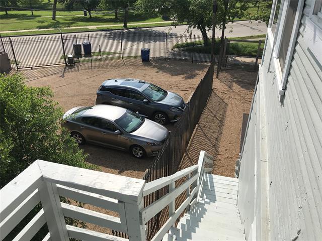 Building Photo - 1118 N Zang Blvd