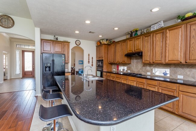 Building Photo - 6706 Ashworth Dr