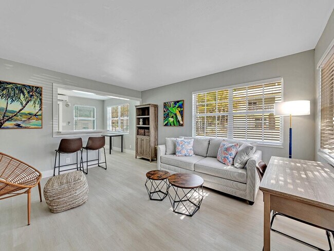 Primary Photo - 318-320-320 Walnut St