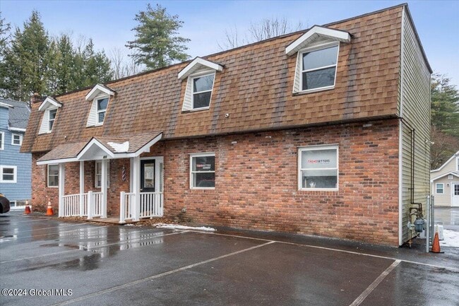 Building Photo - 455 Maple Ave