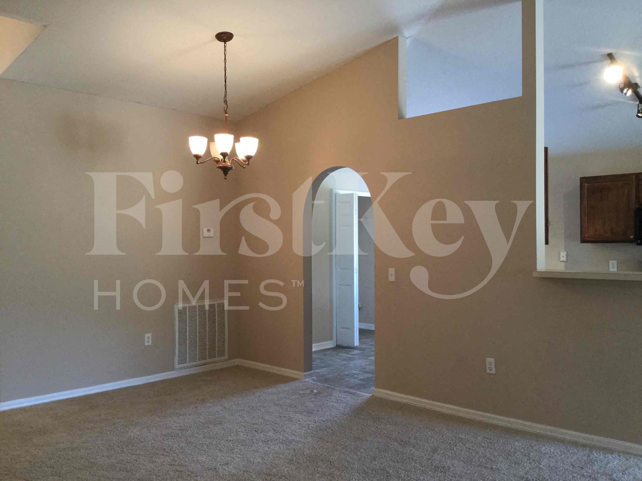 Building Photo - 425 Hammerstone Ave