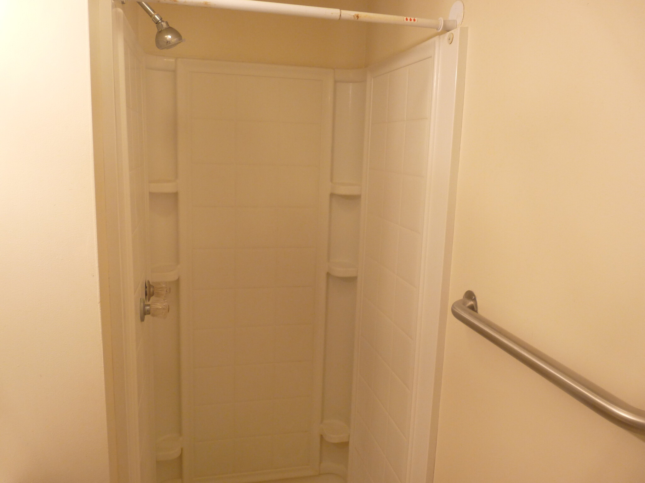 Stand Up Shower - 1851 Park St