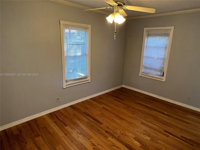 Building Photo - 606 SW 11th St