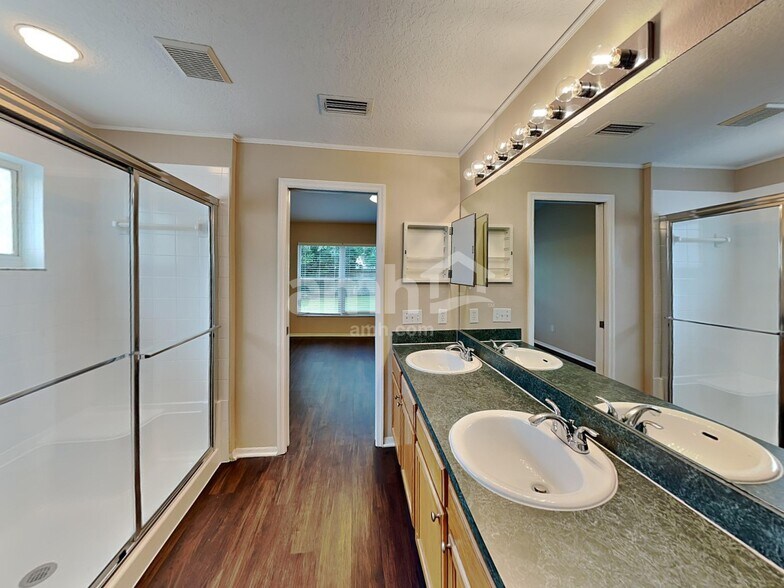 Building Photo - 10524 Walker Vista Dr