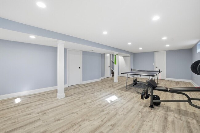 Building Photo - 13141 W Stonewood Dr