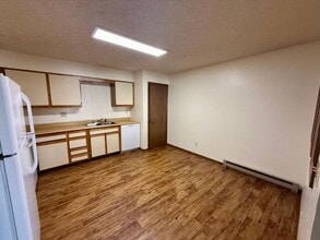 Building Photo - Move in specials - Pick One - 1st month free or $100 off monthly rent. Flexible lease terms are a...