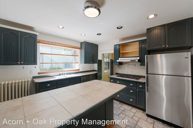 Building Photo - 3 br, 2.5 bath House - 1917 W Club Blvd