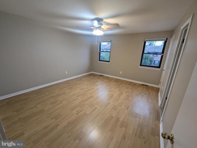 Building Photo - 988 Beechwood Pl