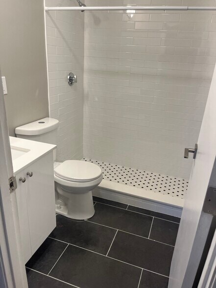 Building Photo - 226 Parker Hill Ave