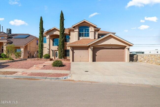 Building Photo - 695 Paseo del Mar Dr